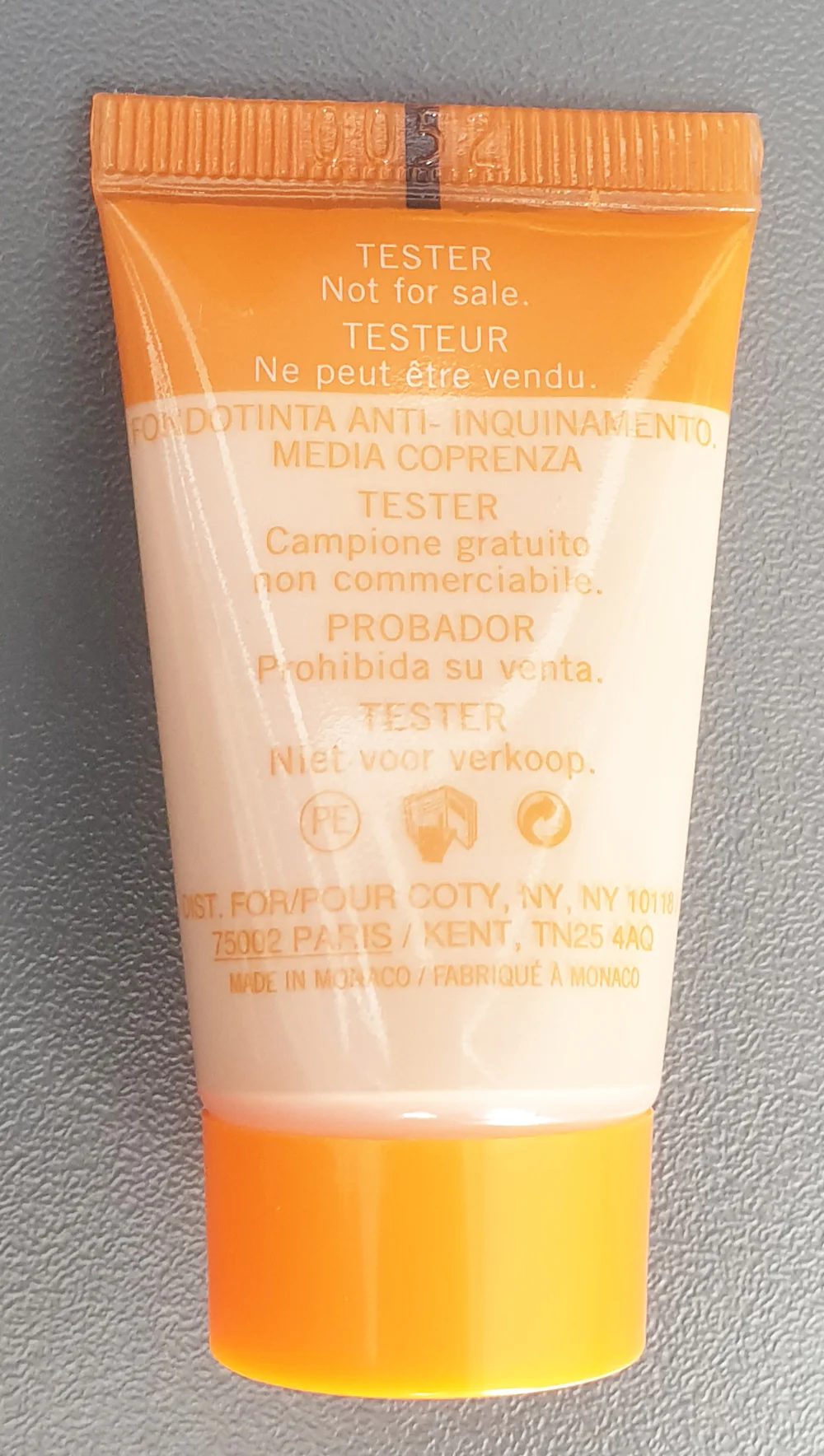 Rimmel London Lasting Radiance Medium Coverage Foundation 070 Tester - Image 2